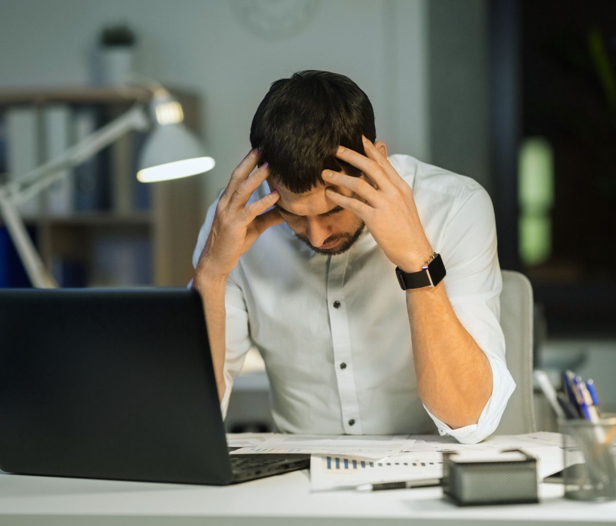 frustracao no ambiente de trabalho
